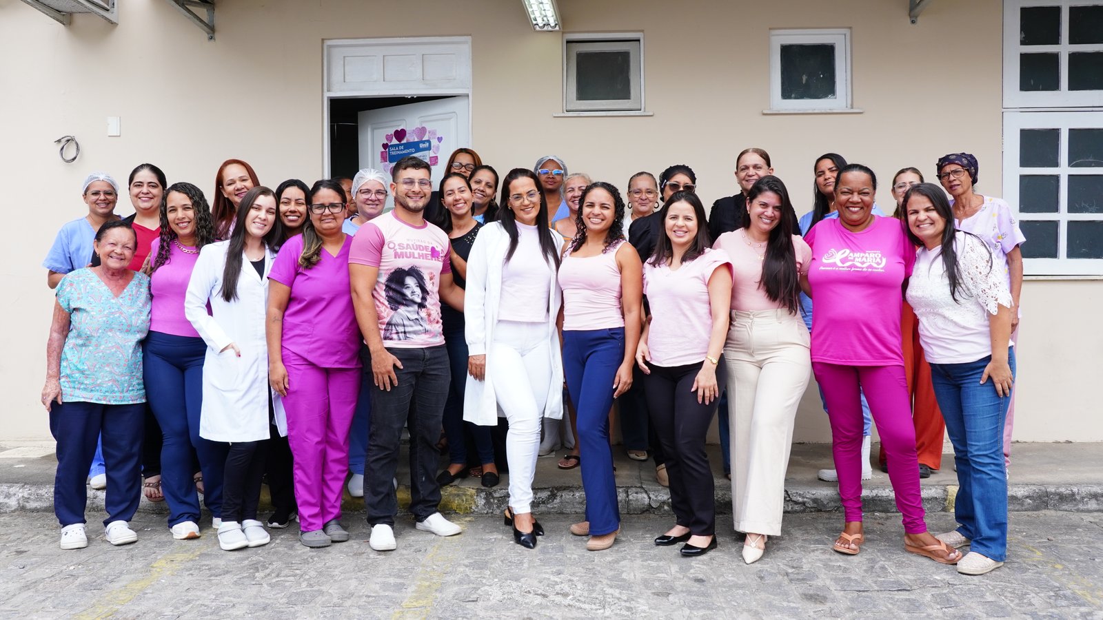 Hospital Amparo de Maria promove ação do Outubro Rosa com foco na prevenção e no autocuidado