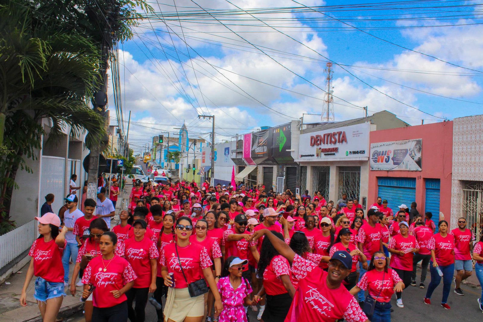 Segunda Caminhada Rosas do Amparo leva conscientização contra o câncer de mama